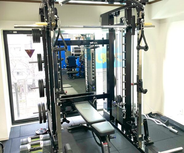 パーソナルジムの業務用最高級マシン